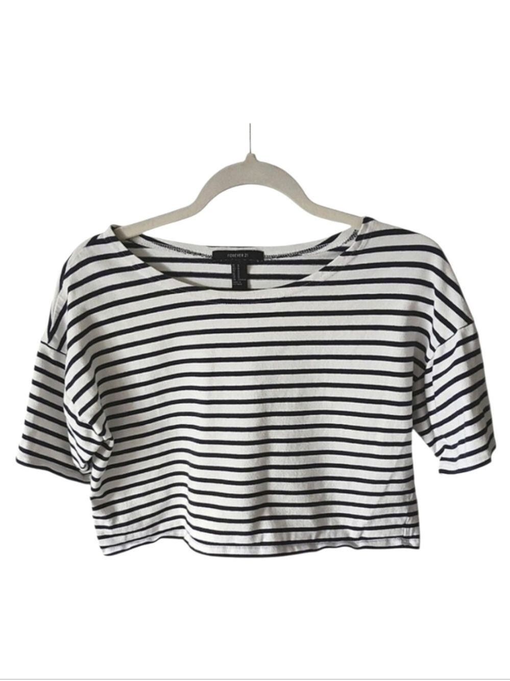 FOREVER 21 Cropped Blue & White Striped Top Size Medium